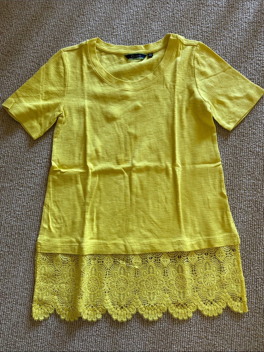 C. Wonder Yellow Lace-Hem Short Sleeve Top